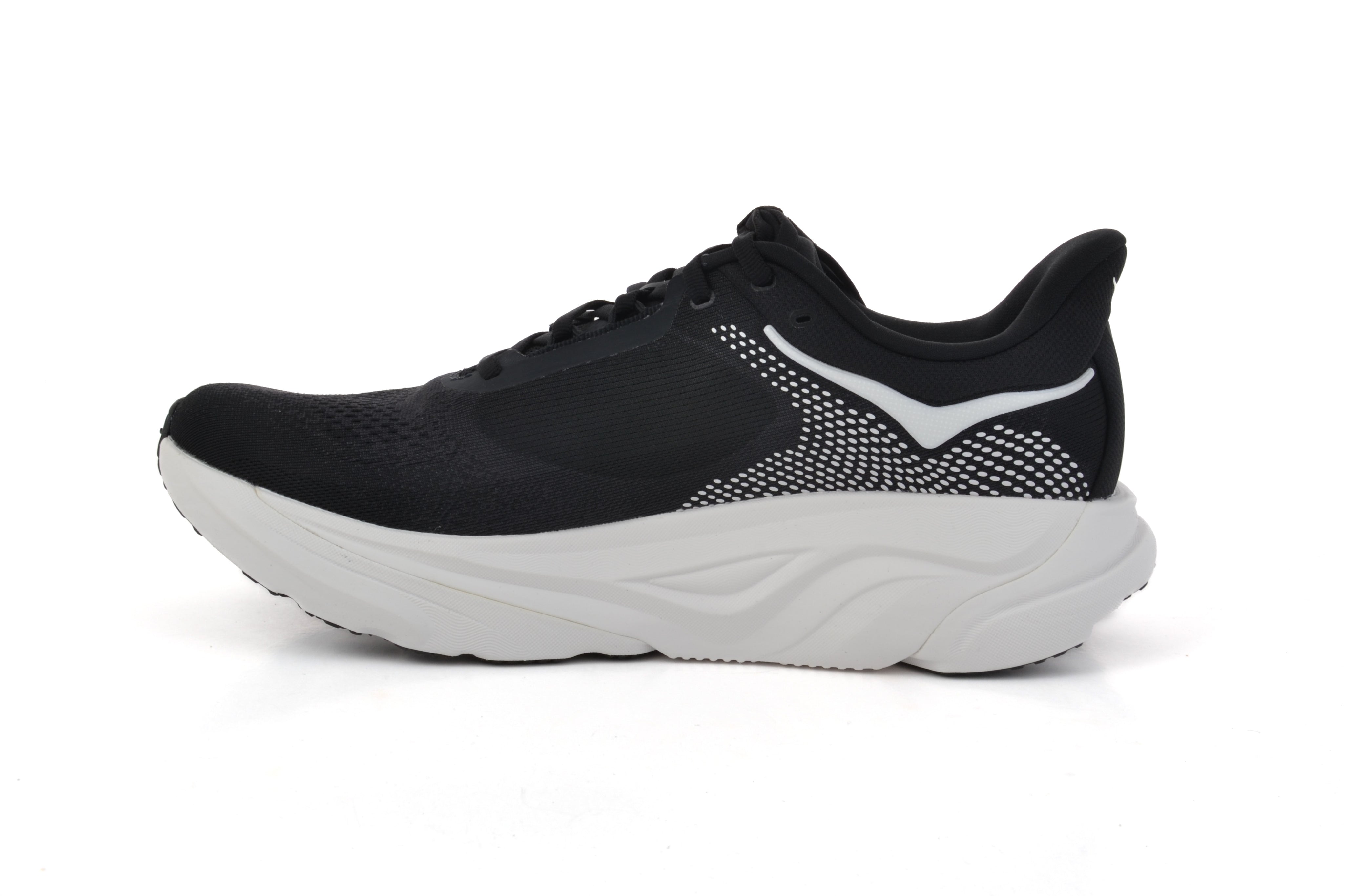 Hoka-M-Arahi-9-Wide-Black-white-2.jpg