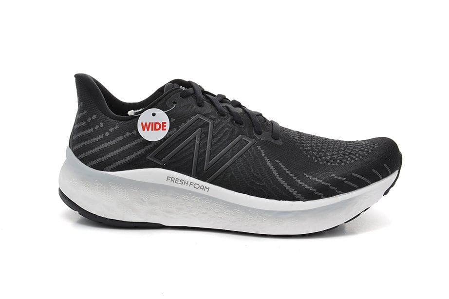 New Balance MVNGO V5 2E svart